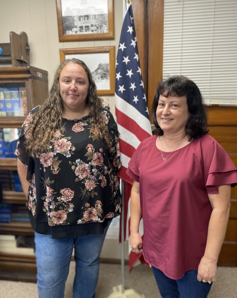 The current image has no alternative text. The file name is: TRACY-AND-NICOLE.jpg